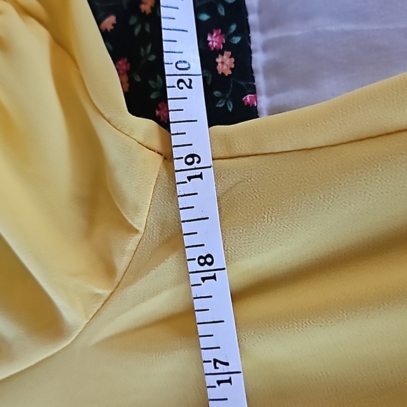 Yellow tunic top with embroidery - Picture 6 of 8